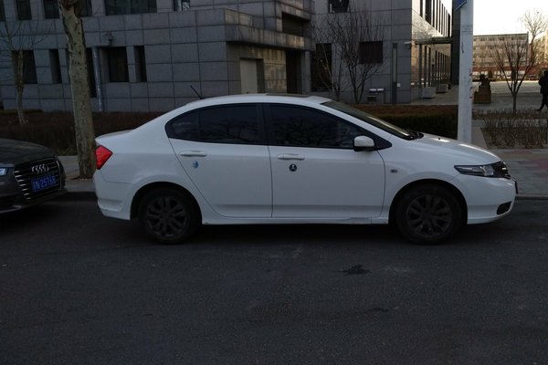 本田锋范经典10年还值得买吗,本田锋范经典手动中配要多少钱