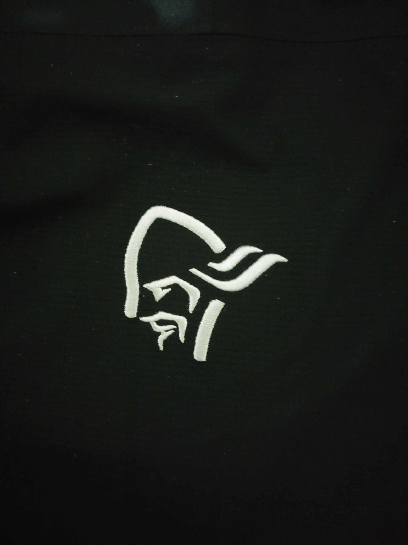 性能媲美始祖鸟的冲锋衣,除了始祖鸟还有哪些冲锋衣可以买