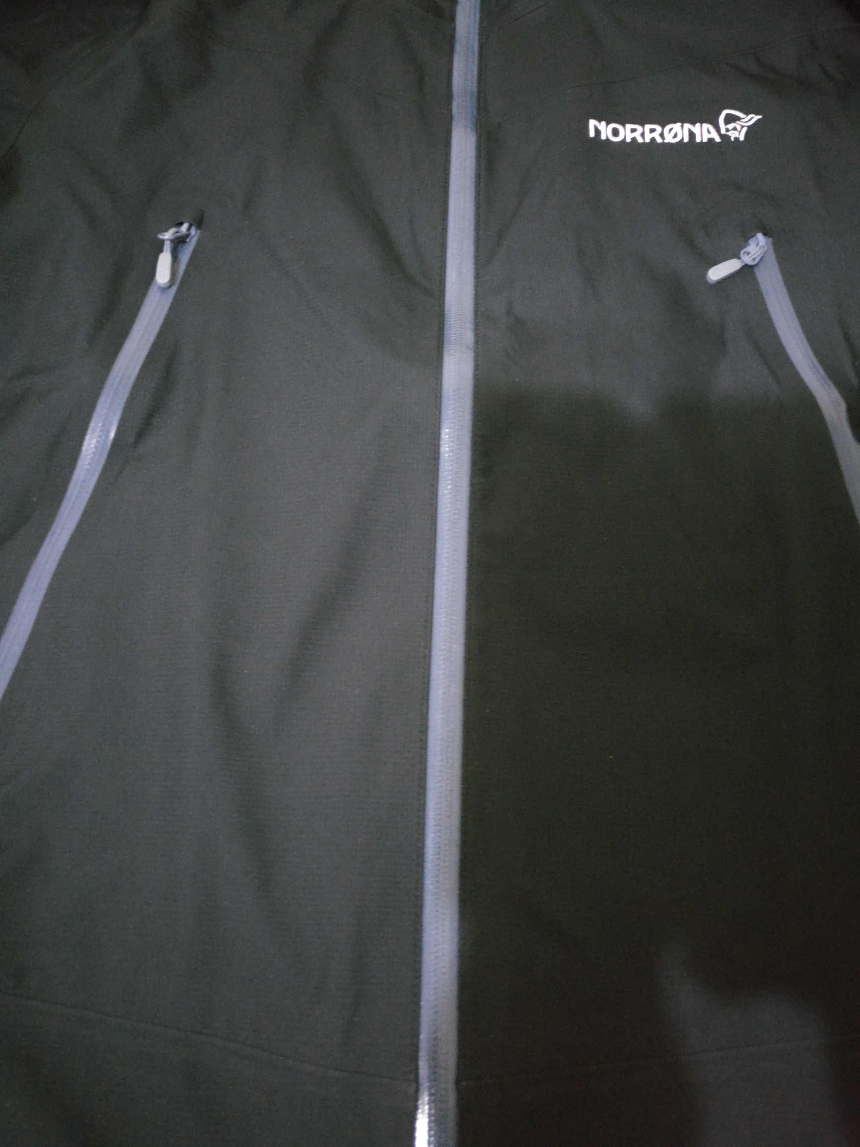 性能媲美始祖鸟的冲锋衣,除了始祖鸟还有哪些冲锋衣可以买