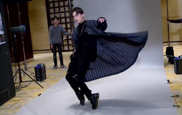 易烊千玺街舞导师阵容搭配,易烊千玺当街舞队长指导队员