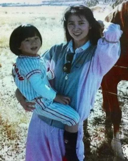 林凤娇：美丽的影子