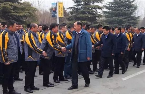 搞挖机出租机械租赁的看过来‖2018开工大吉，旺财陪你一路前行