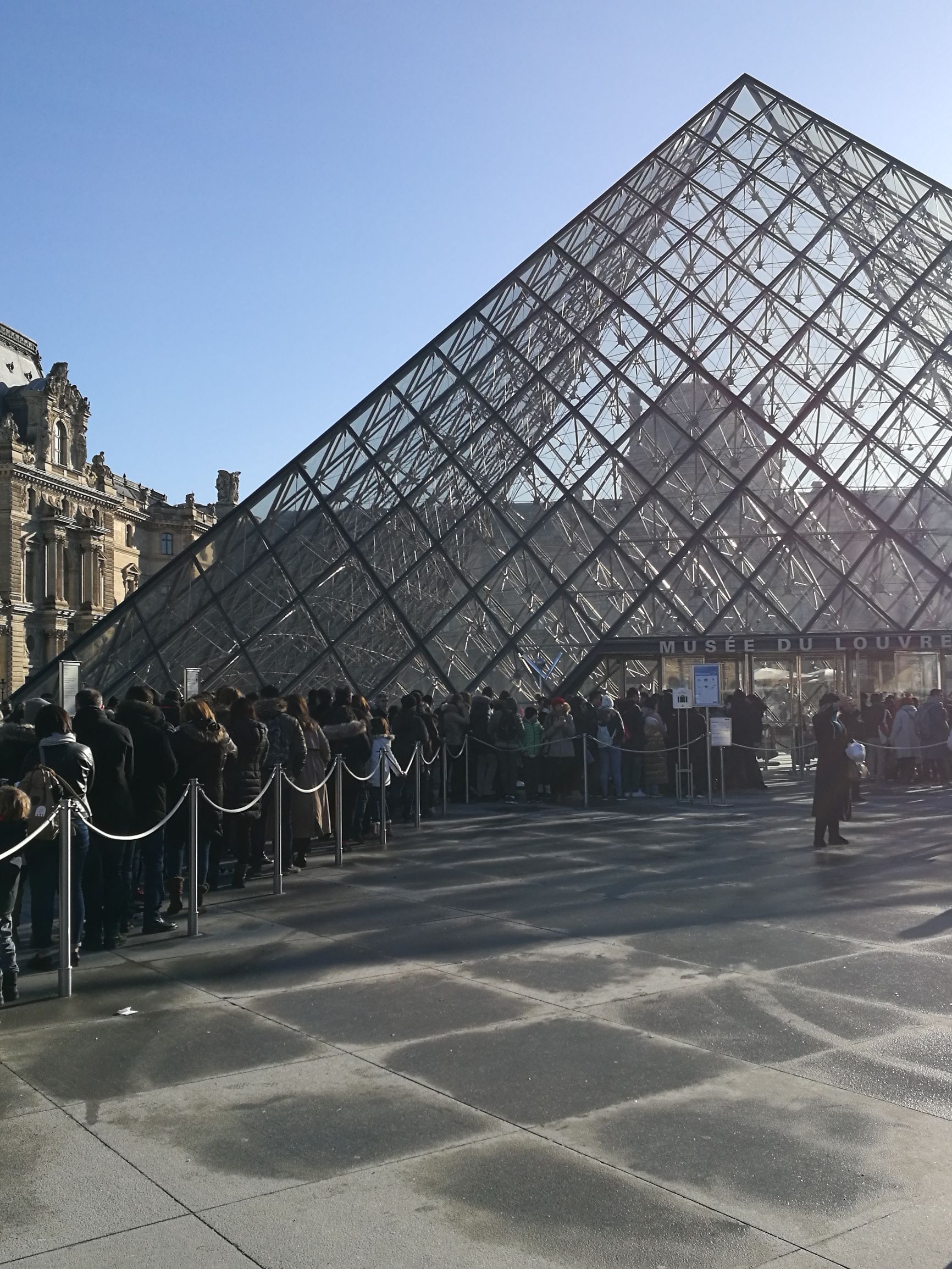 你花2万三亚飞东北，我花2万欧洲住10天！