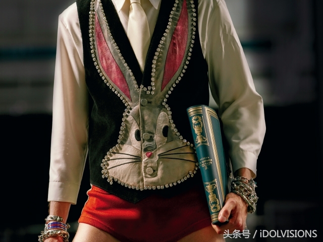 萌狗当家Gucci时髦迎新年