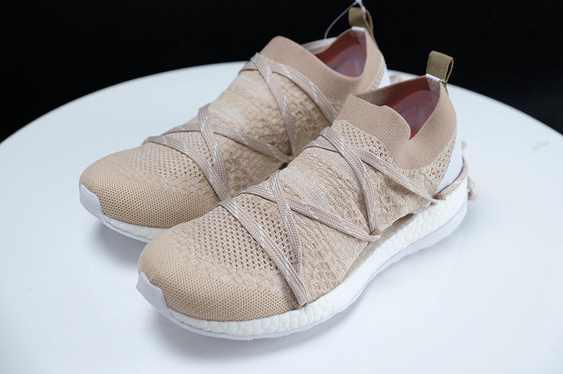 少女心爆棚的校园风运动鞋,初恋感粉色穿搭推荐