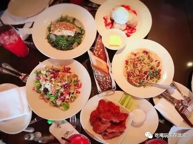 这座美食地标、洗刷了王府井小吃街坑游客的骂名