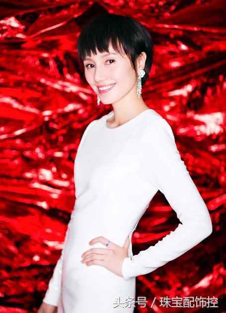 袁泉李易峰,袁泉白衬衣走红毯惊艳场面