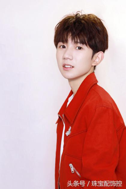 袁泉李易峰,袁泉白衬衣走红毯惊艳场面