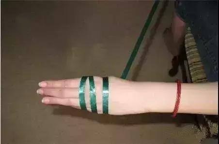 翡翠手镯拿不下来了怎么办,翡翠手镯弄不下来