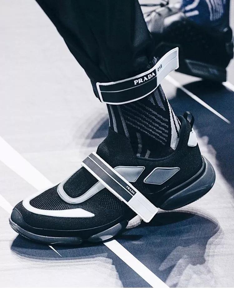 好看又便宜的运动鞋价格20元,好看又大牌的运动鞋