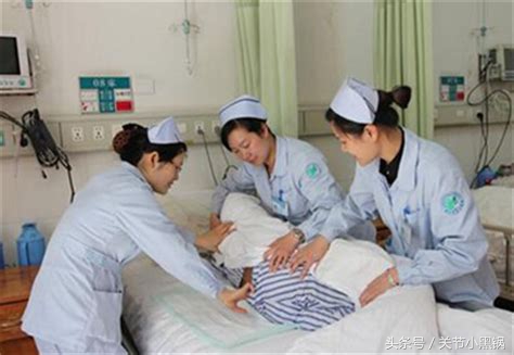 脚踝骨折取钢板后还用打石膏吗,距骨骨折固定钢板后多久拆除石膏