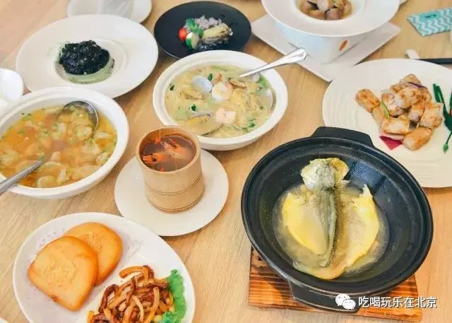 这座美食地标、洗刷了王府井小吃街坑游客的骂名