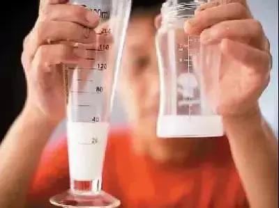 滚水泡奶粉会有什么危害,你真的会冲调奶粉么