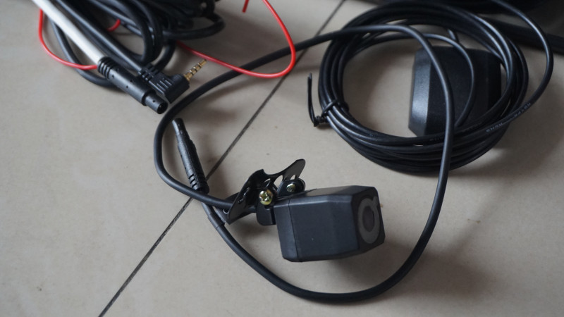 全面屏与后视镜的组合,威路特M8带来更安全的行车体验