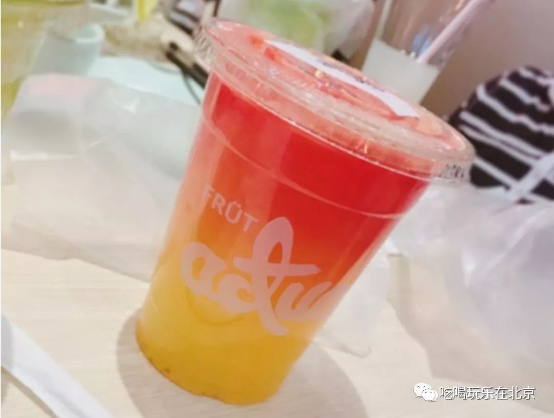 这座美食地标、洗刷了王府井小吃街坑游客的骂名