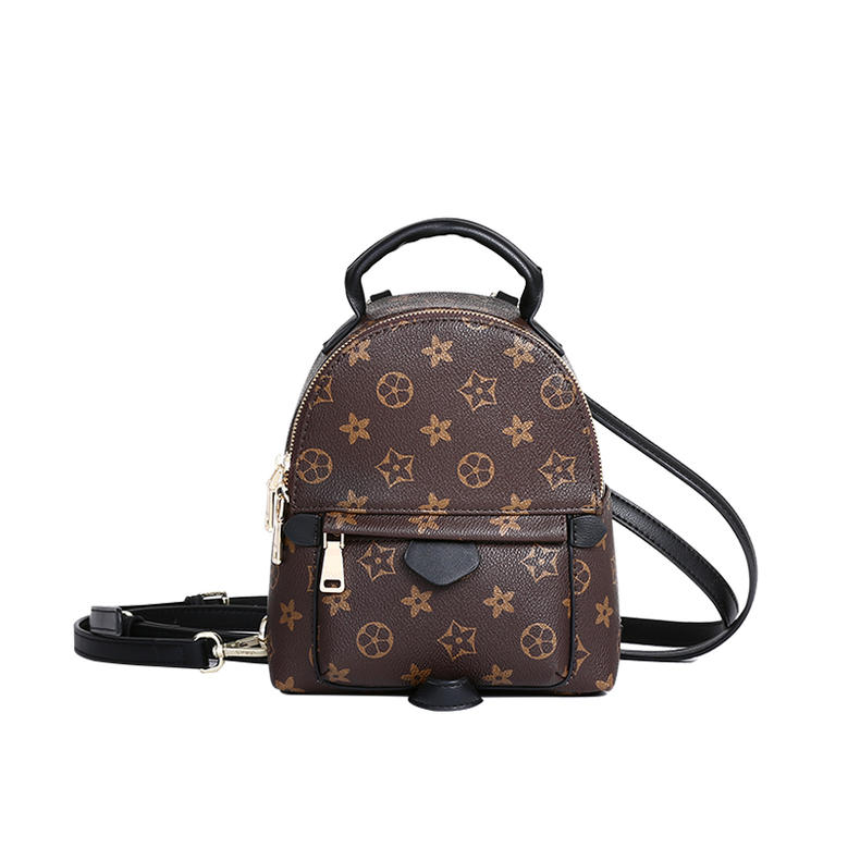 属于裙子和双肩包的惬意时光！