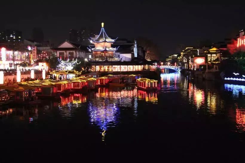 今夜的南*夫子京**庙，全是人人人人！有你吗？