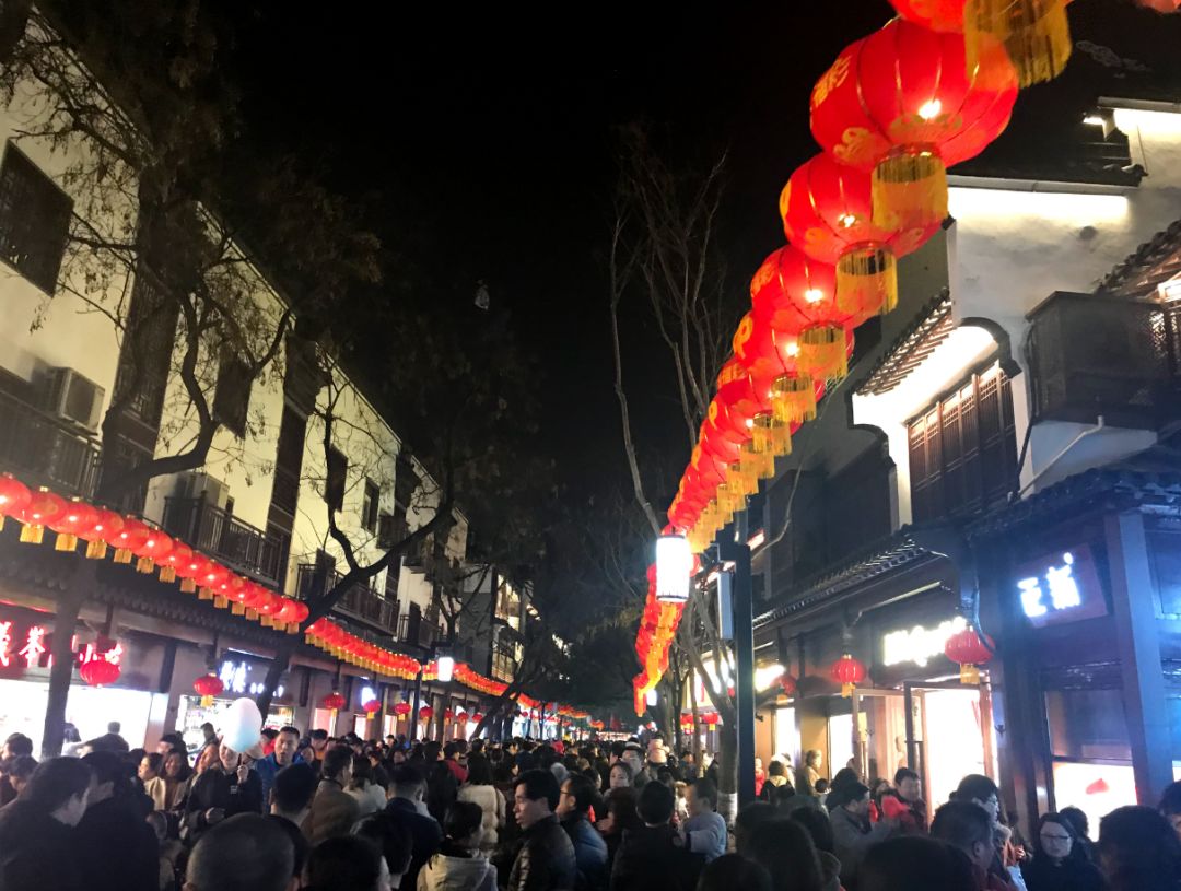 今夜的南*夫子京**庙，全是人人人人！有你吗？