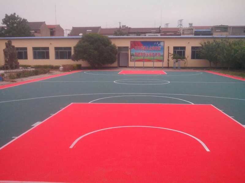 篮球场悬浮式拼装地板安装,悬浮式拼装地板篮球场多少钱一个