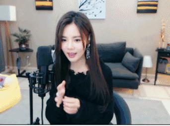 yy上的小u哈结婚照,yy小u哈和宝哥