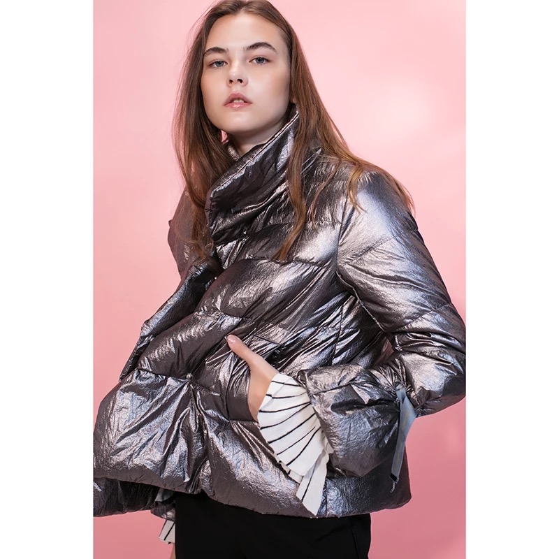 短款羽绒服的“时尚革命”，轻松告别“土肥圆”