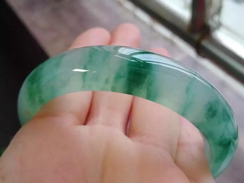 翡翠手镯拿不下来了怎么办,翡翠手镯弄不下来