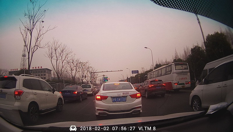 全面屏与后视镜的组合,威路特M8带来更安全的行车体验