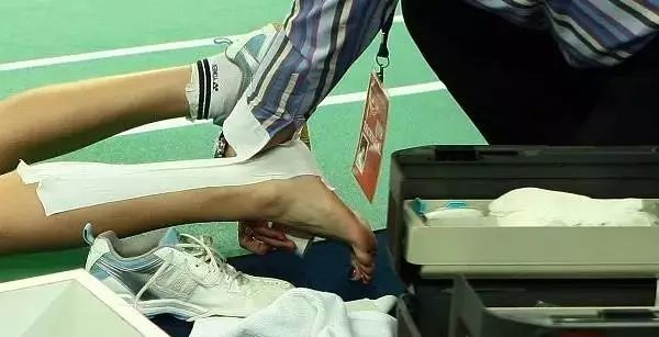 大拇指内侧打羽毛球磨出水泡,打羽毛球脚趾磨出水泡用什么药膏