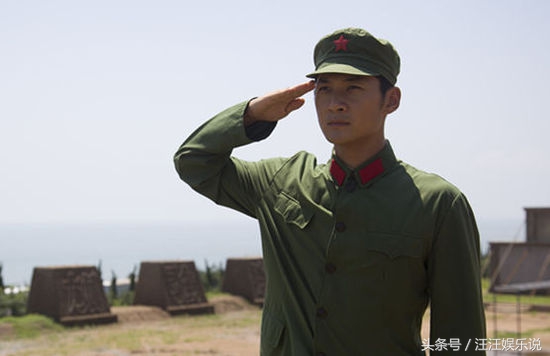 当过门童拒绝过海岩，33岁终因一剧走红，却又因一张照片形象尽毁