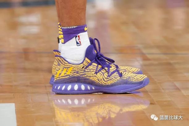 库里中国赛2017深圳出场仪式,2020库里nba入场秀