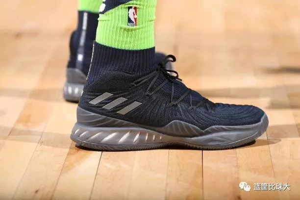 库里中国赛2017深圳出场仪式,2020库里nba入场秀