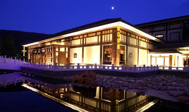 周末温泉别墅欢乐游,周末泡温泉吃美食