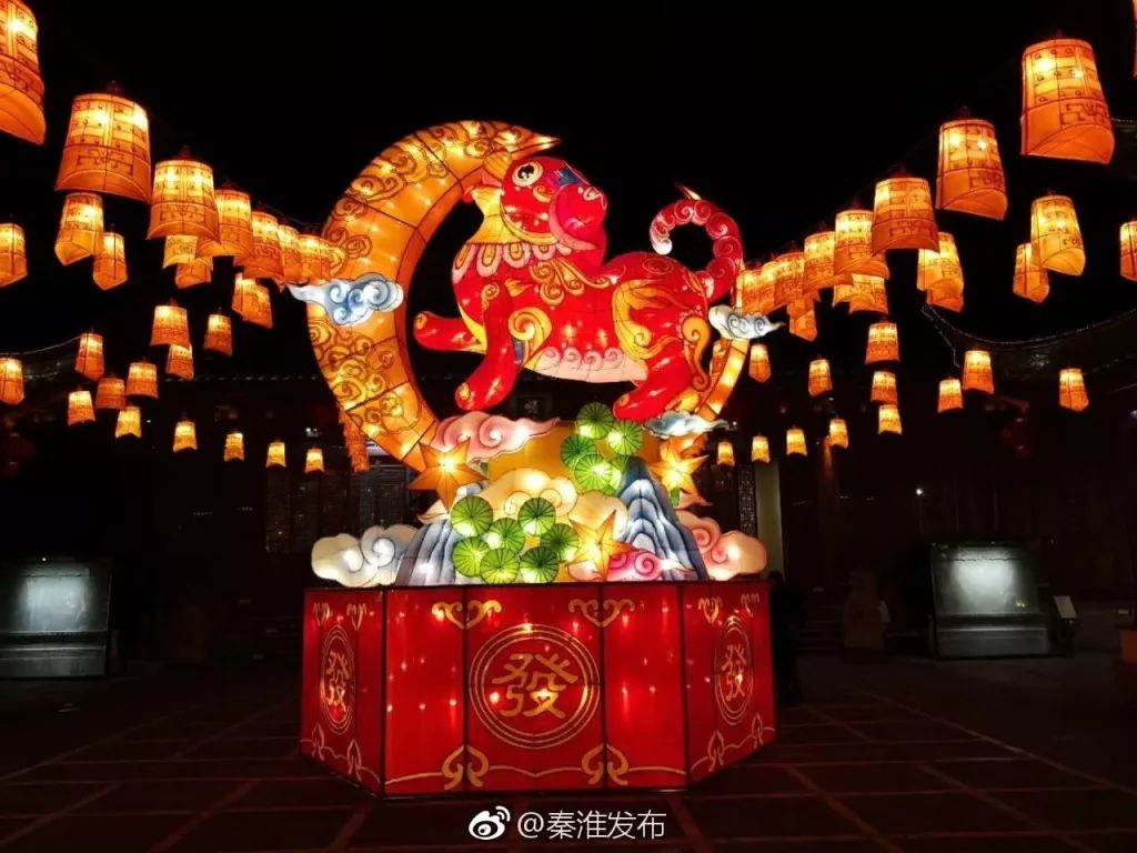 今夜的南*夫子京**庙，全是人人人人！有你吗？