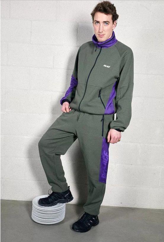 想骚还能买得起，开学这么穿让你成功撩到学妹哦