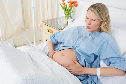 了解孕期生理性以及病理性“肚子疼”的原因，做个心理有底的孕妈