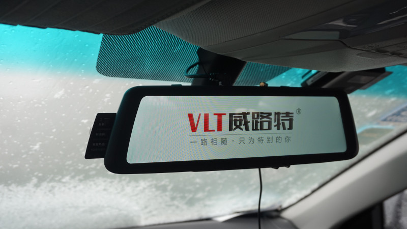 全面屏与后视镜的组合,威路特M8带来更安全的行车体验