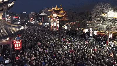 今夜的南*夫子京**庙，全是人人人人！有你吗？