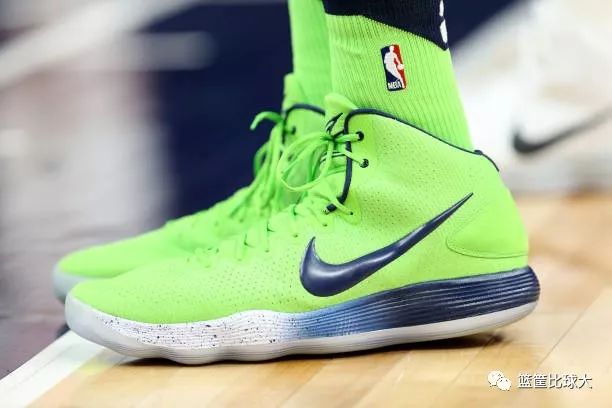 库里中国赛2017深圳出场仪式,2020库里nba入场秀