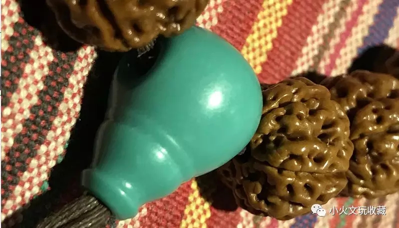 绿松石戒面磨出白点怎么回事,小火说