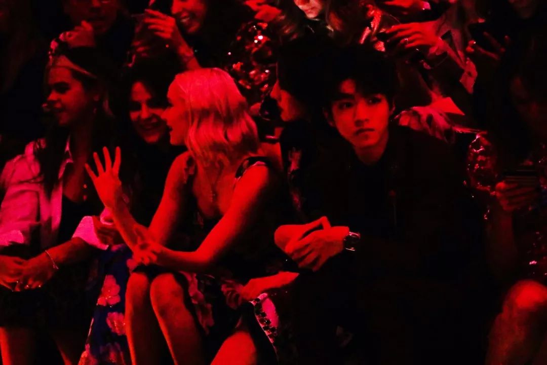 跟着王子凯”和“公主迪”看完这场杜嘉班纳大秀，你绝对不后悔