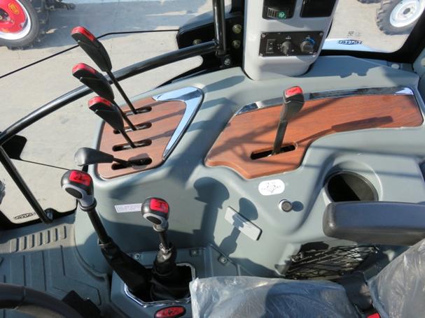 悍沃2104拖拉机前驱操控视频,悍沃1804拖拉机好不好