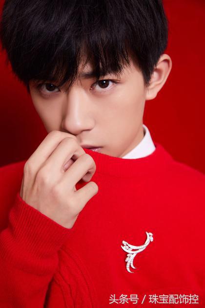 袁泉李易峰,袁泉白衬衣走红毯惊艳场面