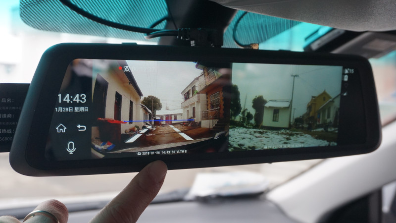 全面屏与后视镜的组合,威路特M8带来更安全的行车体验