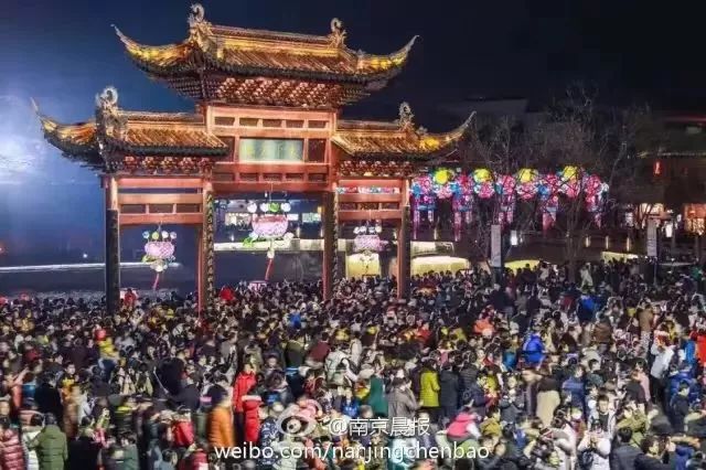 今夜的南*夫子京**庙，全是人人人人！有你吗？