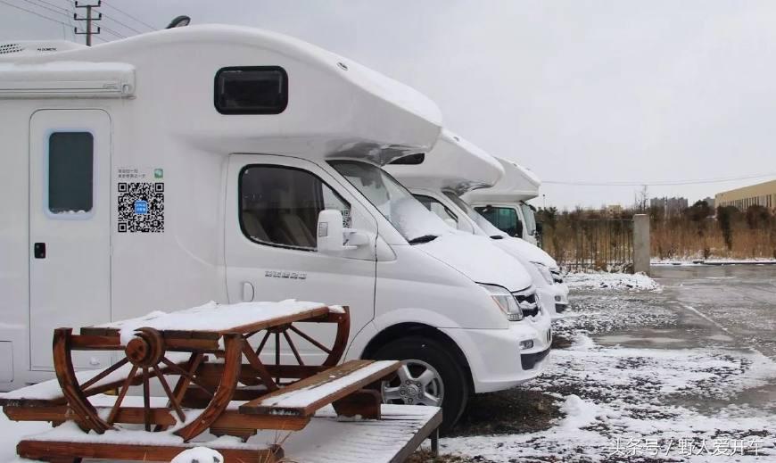 网友问有谁和他一样开房车去海南过年？看春节滞留在那的人就懂了