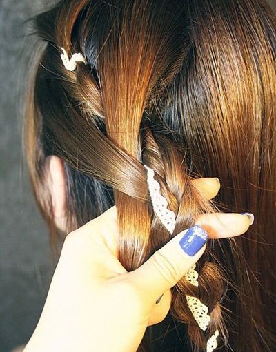 2款超级好看的蜈蚣辫发型图解,短发两个蜈蚣辫编发教程