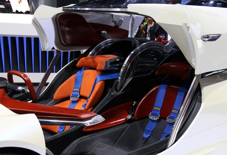 比亚迪新车续航1000公里的轿跑,一款颜值颇高动力强劲的国产轿跑