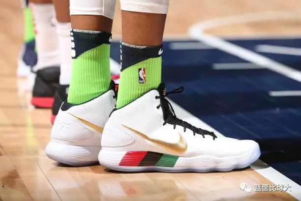 库里中国赛2017深圳出场仪式,2020库里nba入场秀