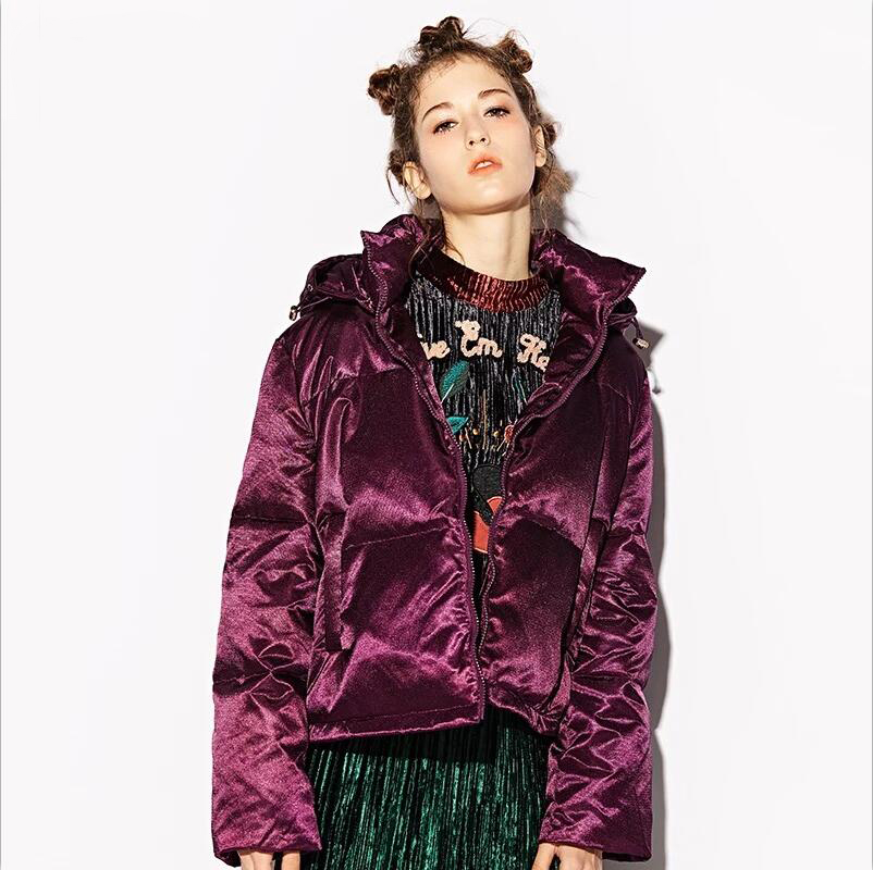 短款羽绒服的“时尚革命”，轻松告别“土肥圆”