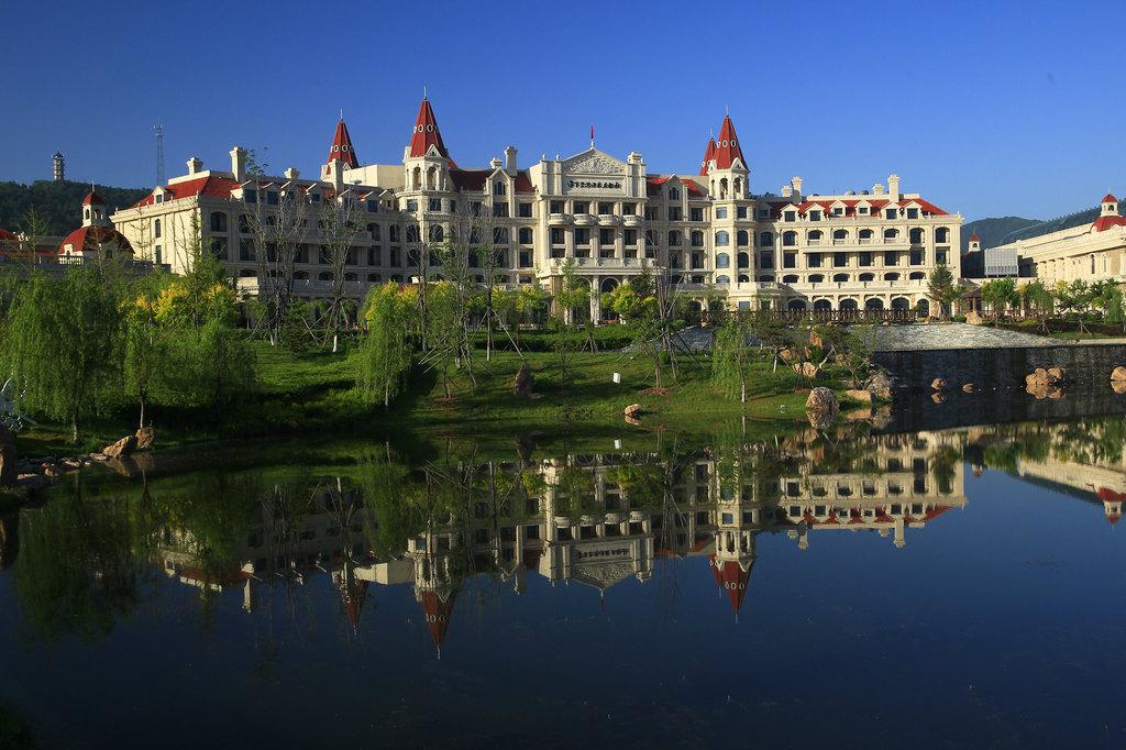 周末温泉别墅欢乐游,周末泡温泉吃美食